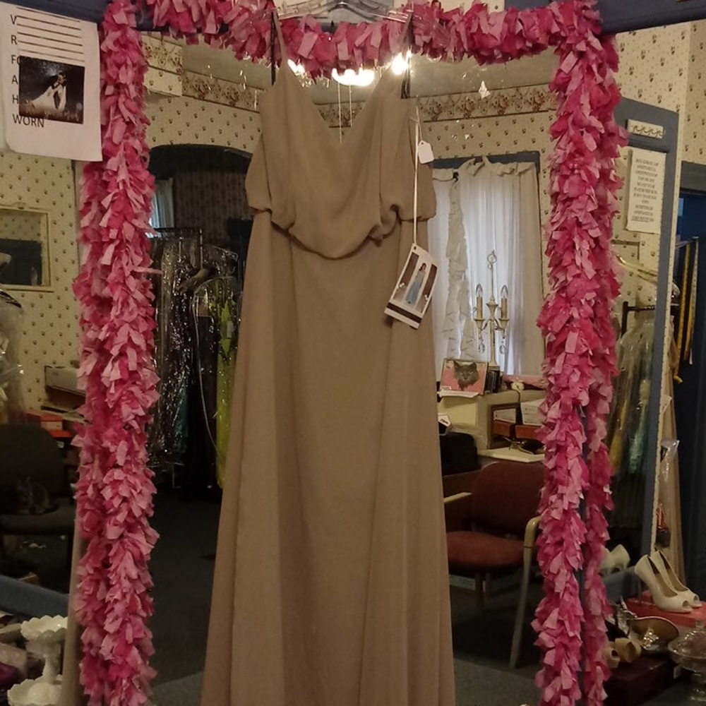 Sorella Vita Bridesmaid dress, style #9132.